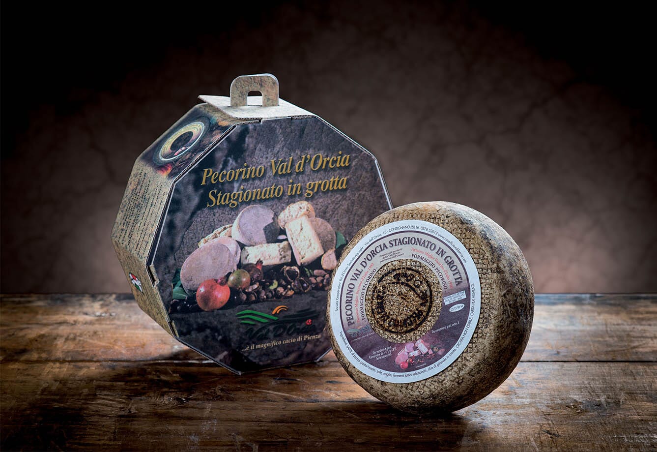 formaggio_0002_02-confezione-pecorino-stagionato-in-grotta.jpg